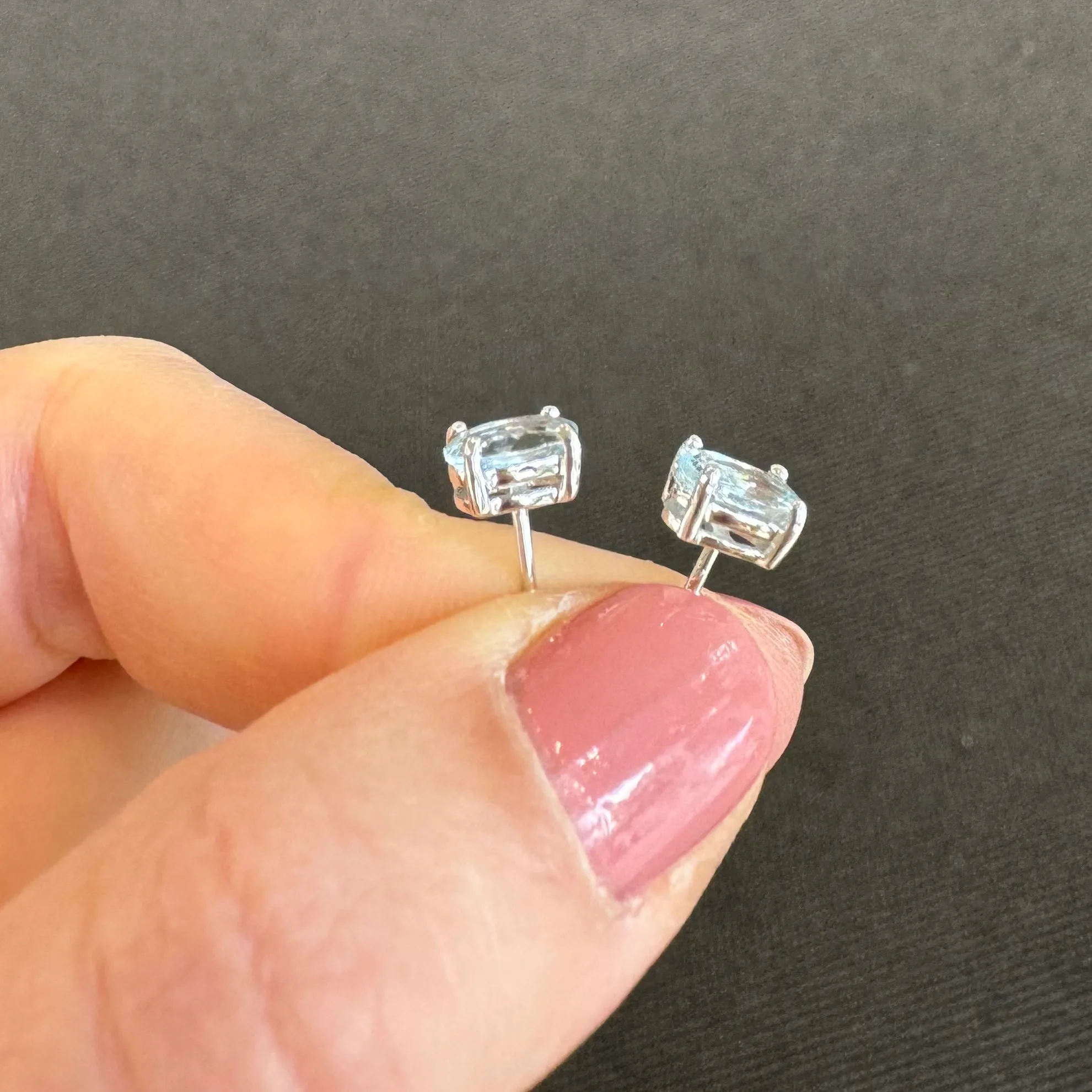 9ct White Gold Oval Aquamarine Stud Earrings