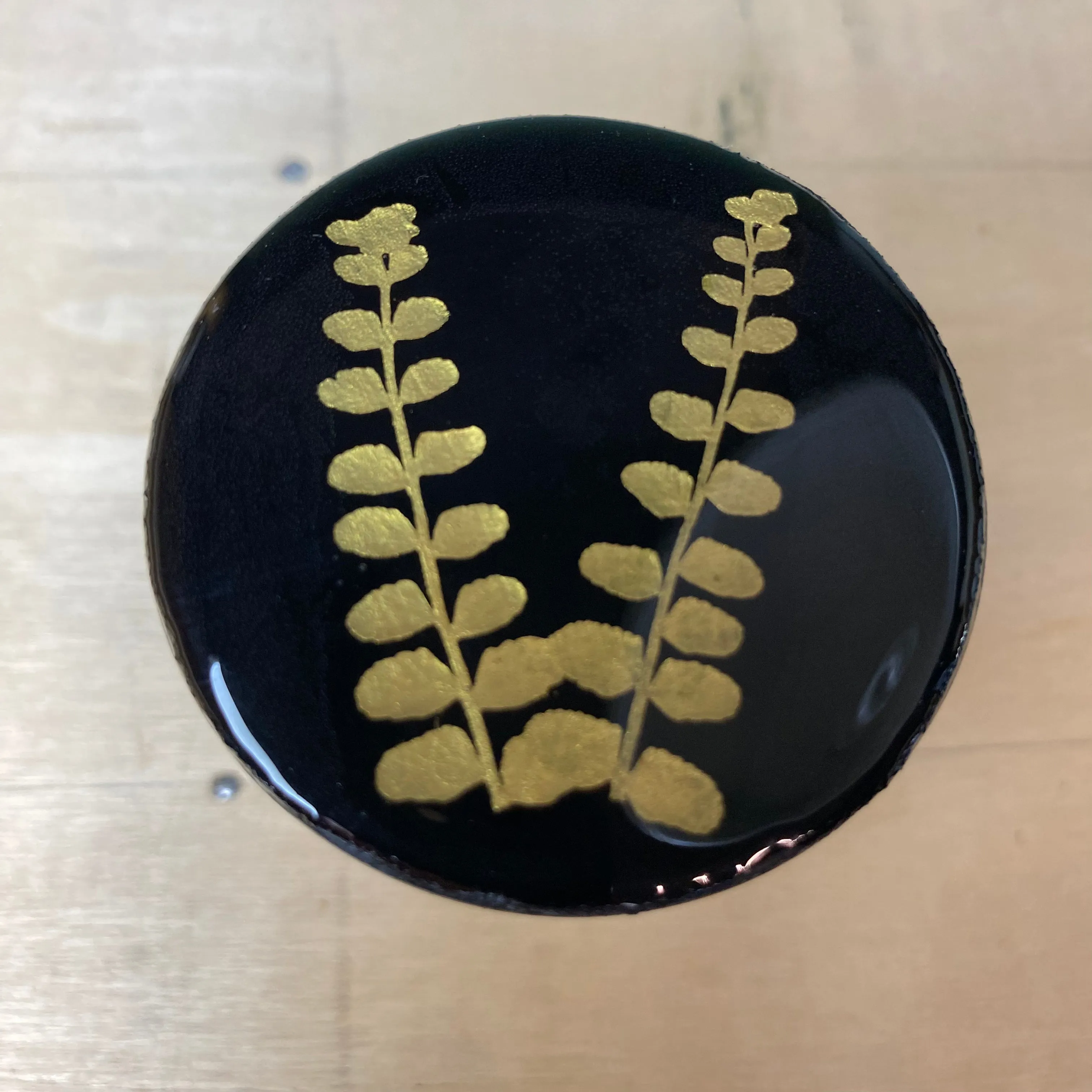 Fern Mah Jong Pendant & Amber Pot