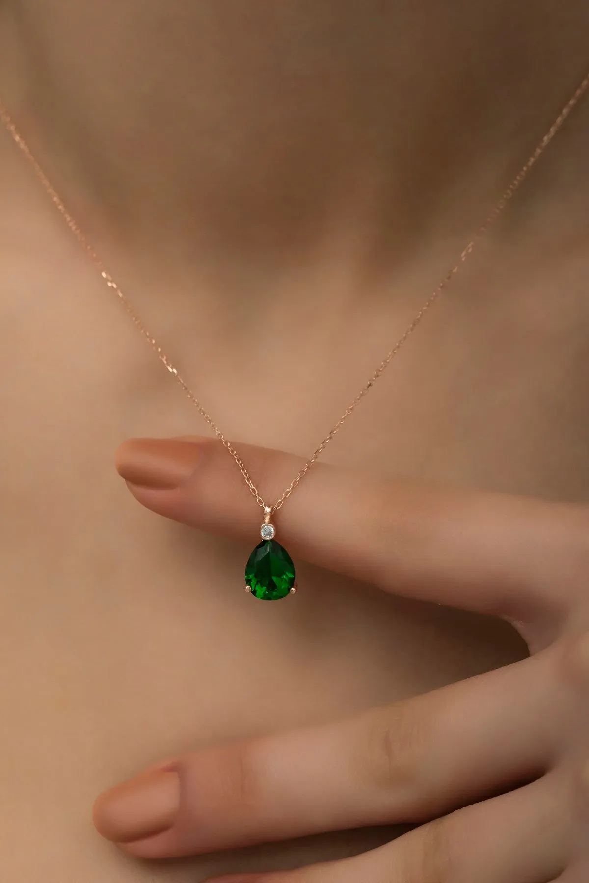 Green drop zircon stone necklace