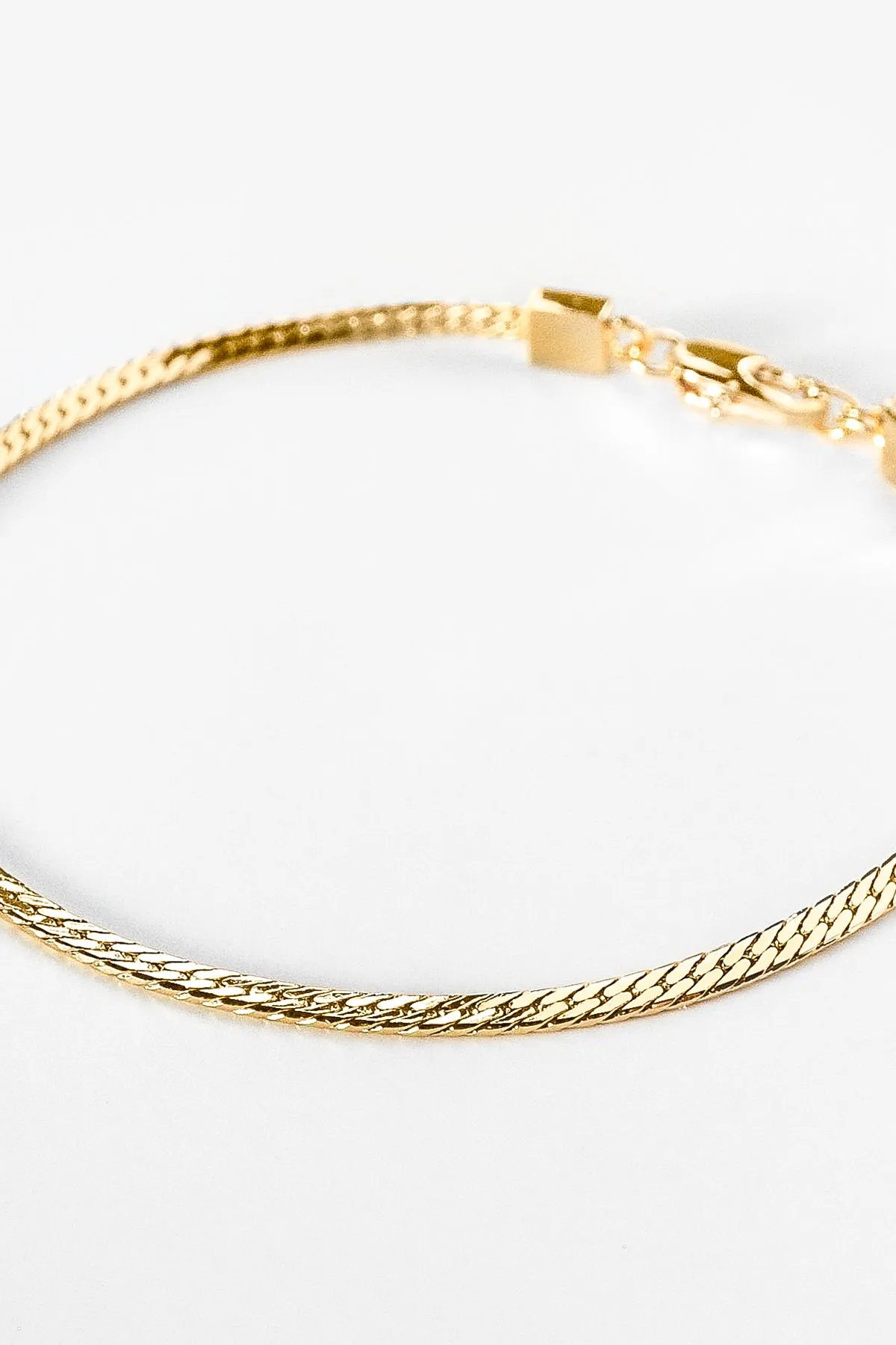 MINI DANI HERRINGBONE BRACELET BY THATCH